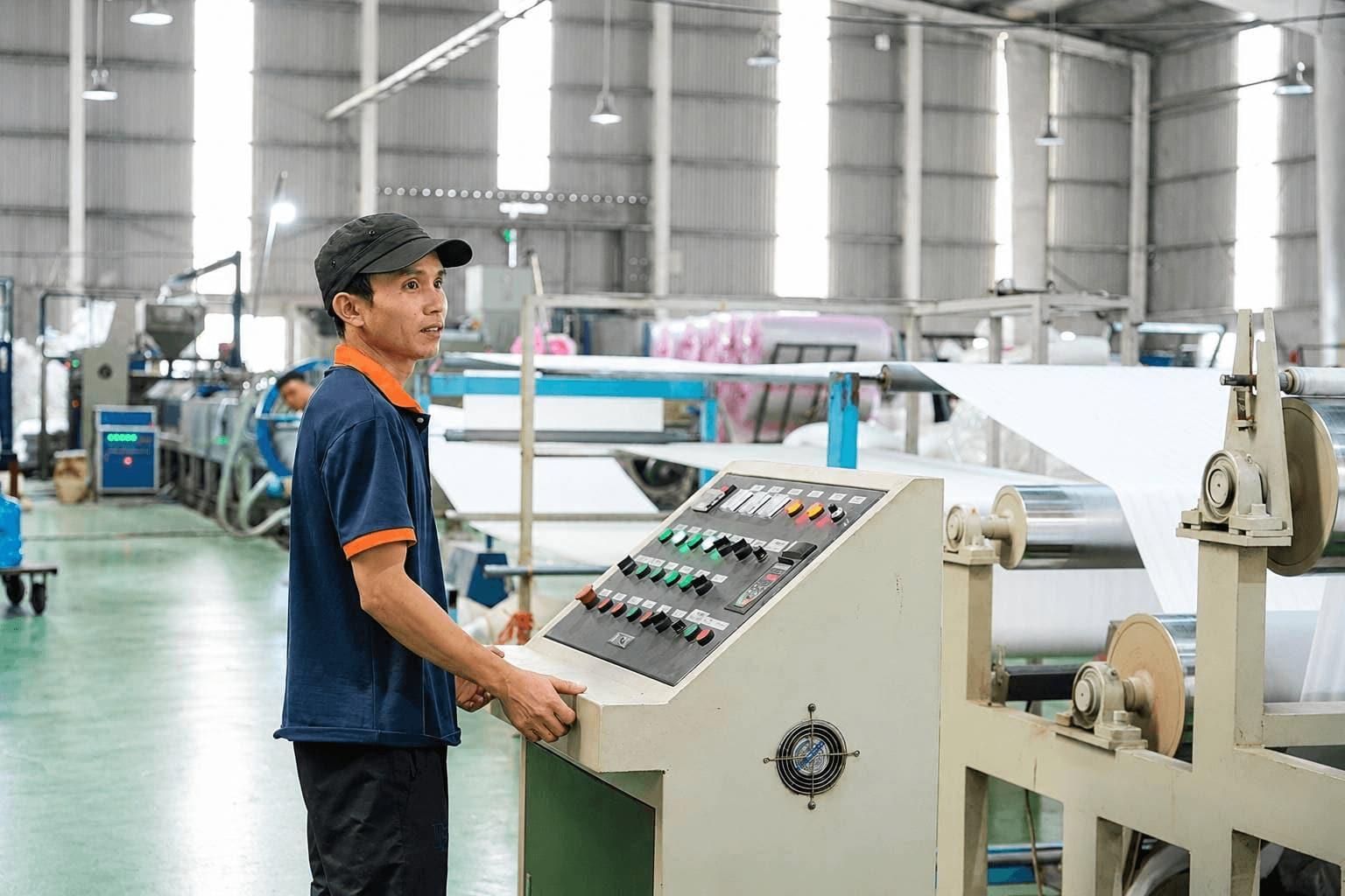 Thiết bị Dây chuyền thổi xốp PE Foam JC 180 tại nhà máy Việt Long