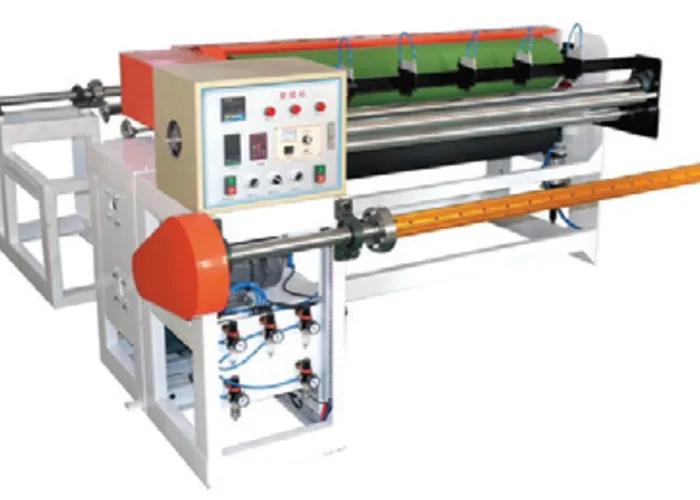 Thiết bị Máy chia ghép lớp xốp / tráng nilon tại nhà máy Việt Long